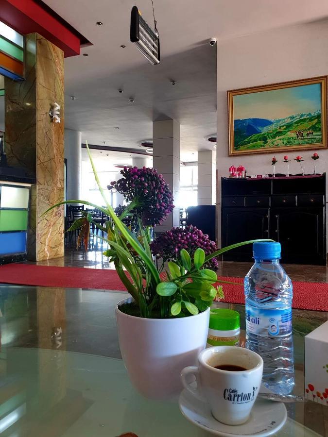 Hotel La Corniche Al-Funajdik Zewnętrze zdjęcie